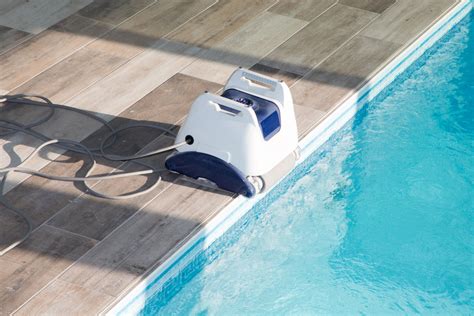 Les Robots De Piscine Hors Sol Une Solution Pratique Et Efficace Pour