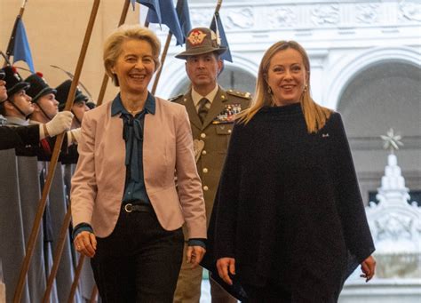 Meloni al fianco di von der Leyen Ma Ursula è vittima dellala destra