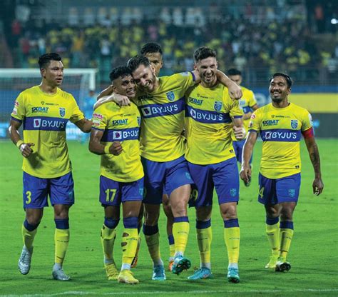 Kerala Blasters Overpower Jamshedpur Fc Stretch Their Unbeaten Streak