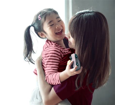 Cara Tepat Meningkatkan Kecerdasan Emosional Si Kecil