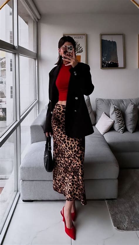 Pin By Vianey Portillo On Ootd In Leopard Print Skirt Outfit