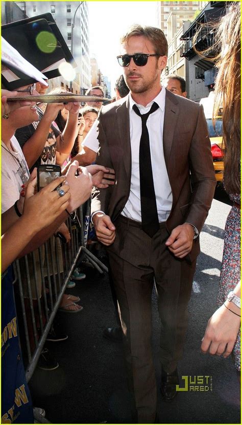 Photos of ryan gosling letterman 01 | Ryan Gosling Talks Mickey Mouse ...