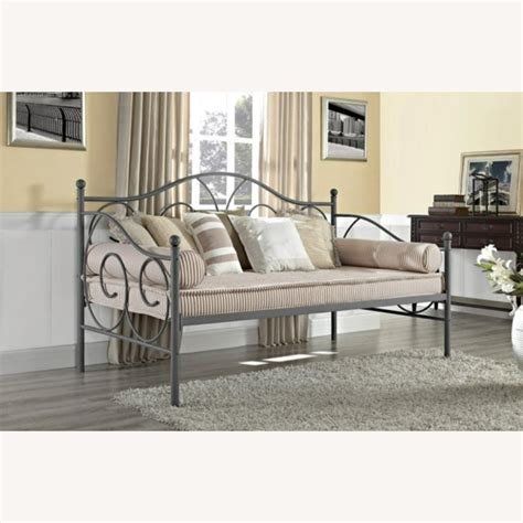 Desert Fields Victoria Metal Daybed Twin Size Aptdeco