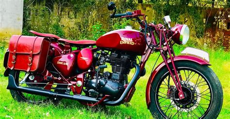 Royal Enfield Bullet Electra modified to look like a vintage motorcycle