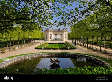 Versailles Garten Marie Antoinette Fotos Und Bildmaterial In Hoher