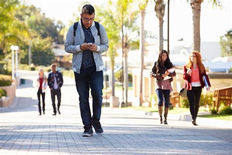 The Dangers Of Texting While Walking