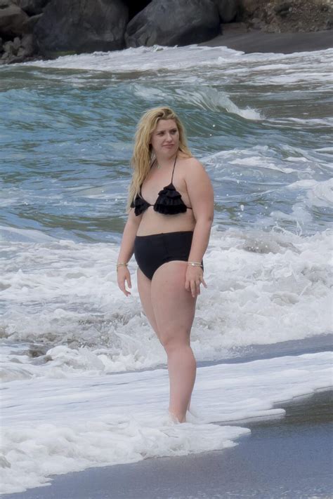 5 Hot Sexy Ella Gibson Bikini Pics