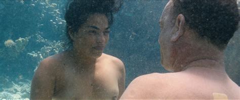 Sarita Choudhury Nude Topless And Wet A Hologram For The King