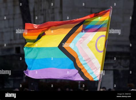 Bandera Del Orgullo Del Progreso Inclusivo Intersexual Fotografías E