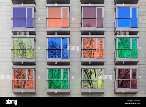 Ventanas De Colores Fotografías E Imágenes De Alta Resolución Alamy