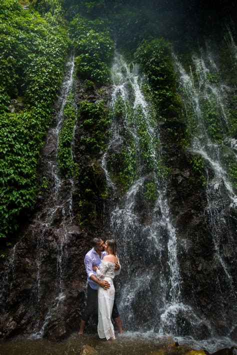 30+ waterfall wedding pictures for Your Inspiration - Wedding Maps