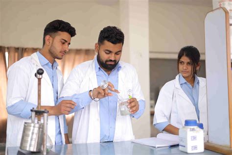pharmacy practice ishan institute  pharmacy  pharmacy college