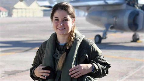 La Primera Mujer Piloto De Combate De La Fuerza A Rea Argentina