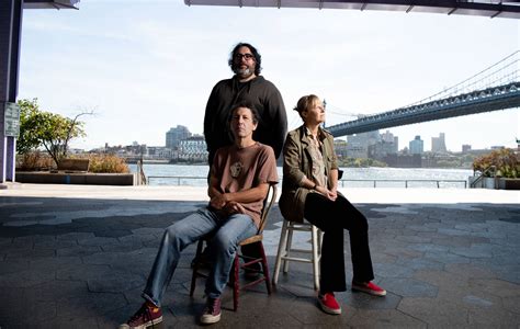 Yo La Tengo Announce New Album This Stupid World