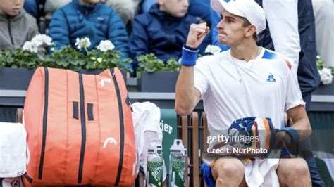 Matteo Arnaldi renverse Andrey Rublev au troisième tour de Roland