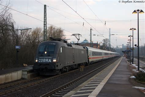 Der ÖBB Taurus 1116 182 7 Einsatzkommando Cobra mit dem IC 2083