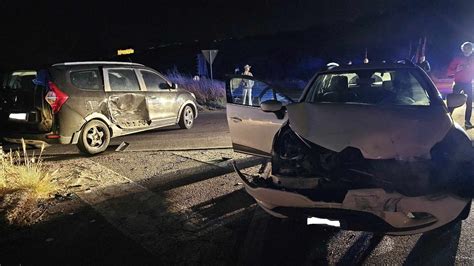 Incidente Stradale Alla Rotatoria Di Giunone Nello Scontro Tra Auto