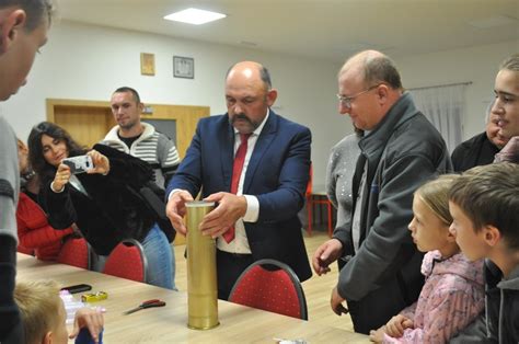 Gmina Gdów Jan Nepomucen w Cichawie z kapsułą czasu Trwa renowacja