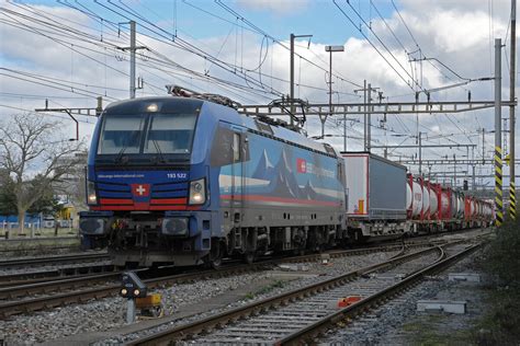 Sbb Cargo International Siemens Vectron Mit Klv Zug In Mainz