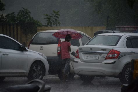 Cyclonic Circulation Triggers Heavy Rain In Jamshedpur The Avenue Mail