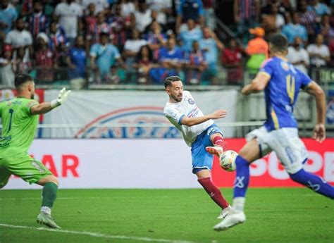 Verton Ribeiro Faz Seu Primeiro Gol Pelo Bahia Na Goleada Por A