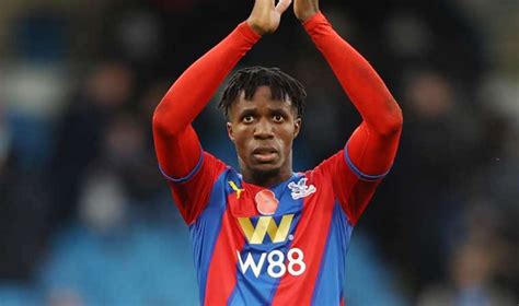 Galatasaray dan Fenerbahçe ye Wilfried Zaha göndermesi Son Dakika