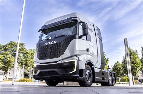 Iveco Heavy Duty Fcev Hydrogen Powered Truck For Europe Bosch Media