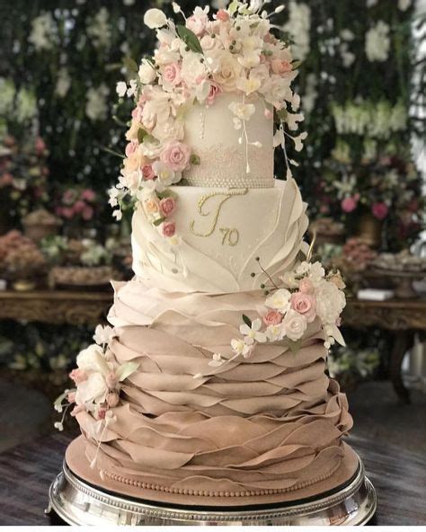 Wedding Cake Picks Fancy Wedding Cakes Floral Wedding Cake Amazing