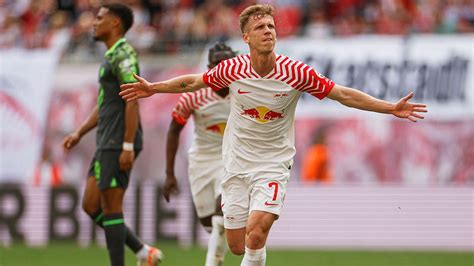 Leipzig Puts Pressure On FC Barcelona With Dani Olmo