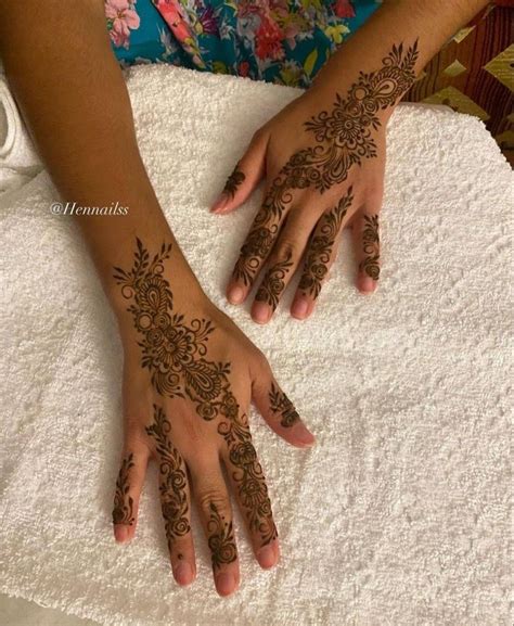 Pin by 𝐢𝐛𝐝𝐢𝐭𝐚 on mendhi Henna tattoo designs Simple henna tattoo