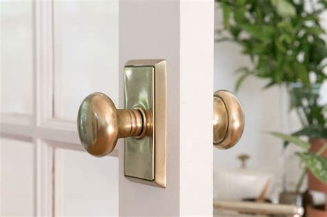 Door Knobs Vs Door Handles Which Option To Choose X Vs Y