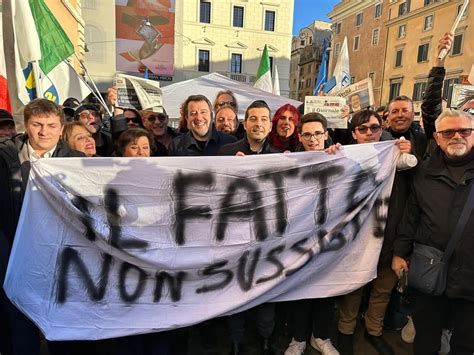 Migranti Salvini Torna In Piazza La Sentenza Mi Ripaga Di Amarezze