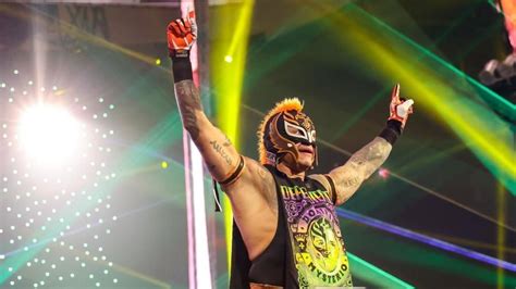 10 Fakta Rey Mysterio Pegulat Lincah Bertopeng Dari Wwe