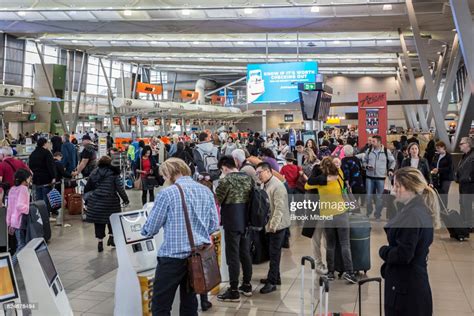 Passangers At Sydney Airport Face A Long Wait To Clear Security On