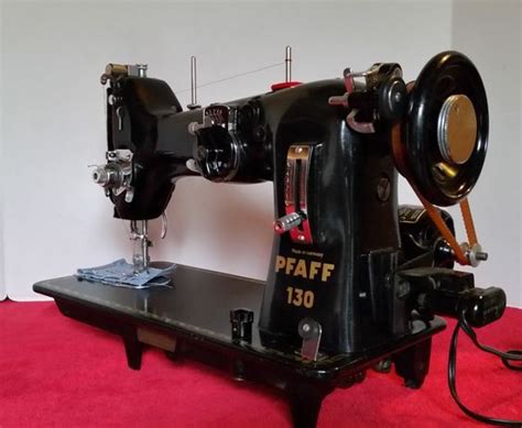 Beautiful German Made Pfaff 130 Vintage Sewing Machine Sewing