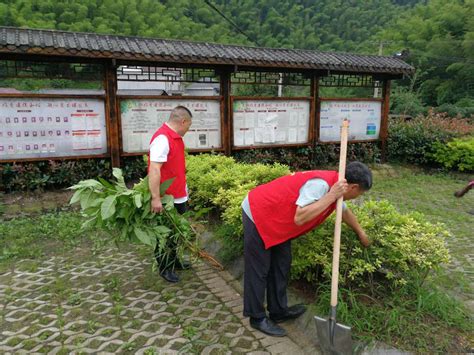 灰坪乡党员群众齐上阵 共护小城镇环境综合整治成果