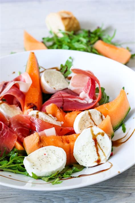 Salade De Melon Jambon Cru Mozzarella Et Roquette Artofit