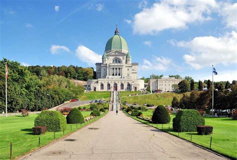 Famous Buildings in Canada: 11 Fascinating Landmarks