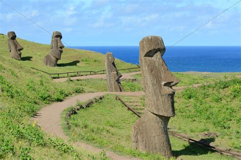 Moai statues at Rano Raraku Crater - Royalty free photo #10099764 | PantherMedia Stock Agency