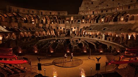 Al Colosseo Per Vivere Una Notte Da Gladiatore La Nuova Esperienza Di