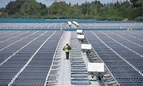 Las Fotos Del Primer Parque De Paneles Solares Flotantes M S Grande De