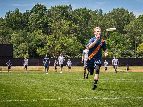 Montreal Royal Closes Ultimate Frisbee Season In Style Montreal Gazette