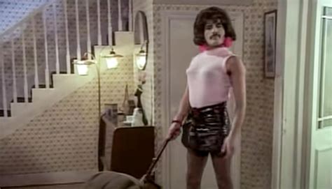 MTV didn't like Queen in drag in 'I Want to Break Free' music video | EW.com