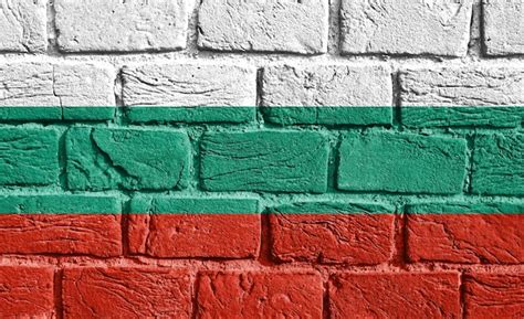 Bandera De Bulgaria En La Pared Foto Premium