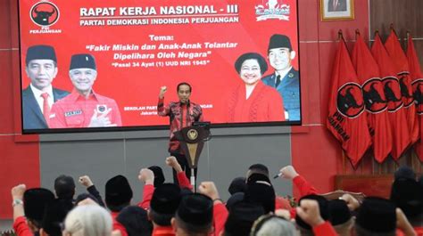 Salam Metal Megawati Di Tengah Jokowi Ganjar Hingga Tangan Digandeng