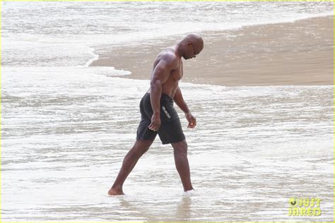 Terry Crews Shows Off Ripped Shirtless Body In Rio De Janiero Photo