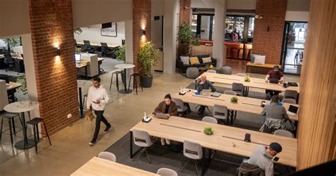 Exploring The Differences Between Coworking Facilities And Home Offices