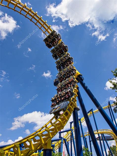 Roller Coster Stock Photo By ©tomh1000 52461591