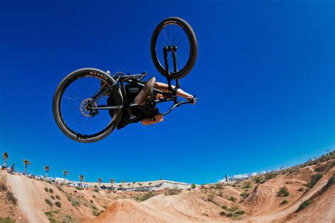 YT Dirt Love Dirt Jump Bike Drops In (Price), Demo One in the Rolling ...