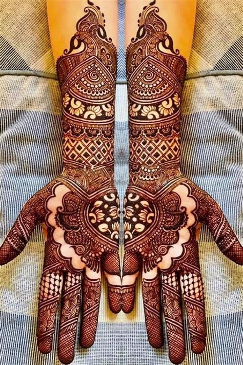 New Simple Bridal Mehendi Design